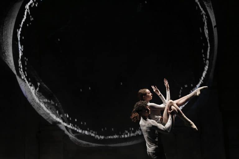 Choreographie von Mirko Mahr, Sara Brandão und Lolita Valau